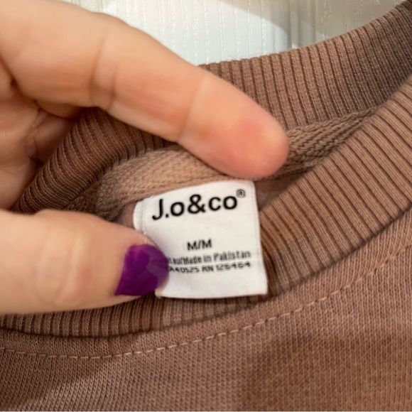 J.O&CO tan color crop top raw hem size medium - Picture 7 of 9